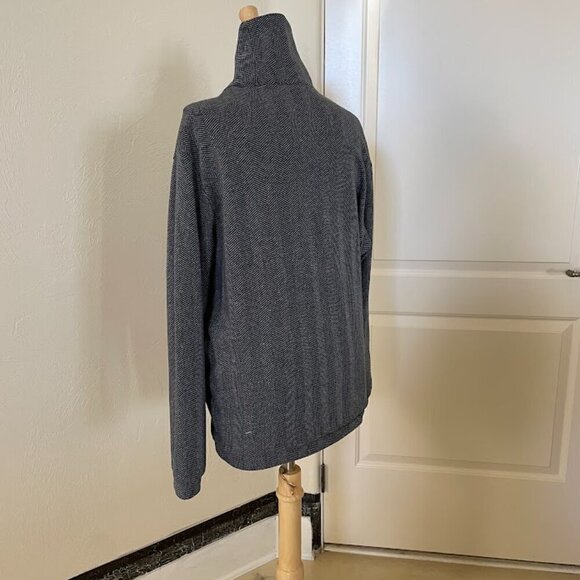 Crosby & Howard Herringbone with Button Shirt – Large - Picture 4 of 5